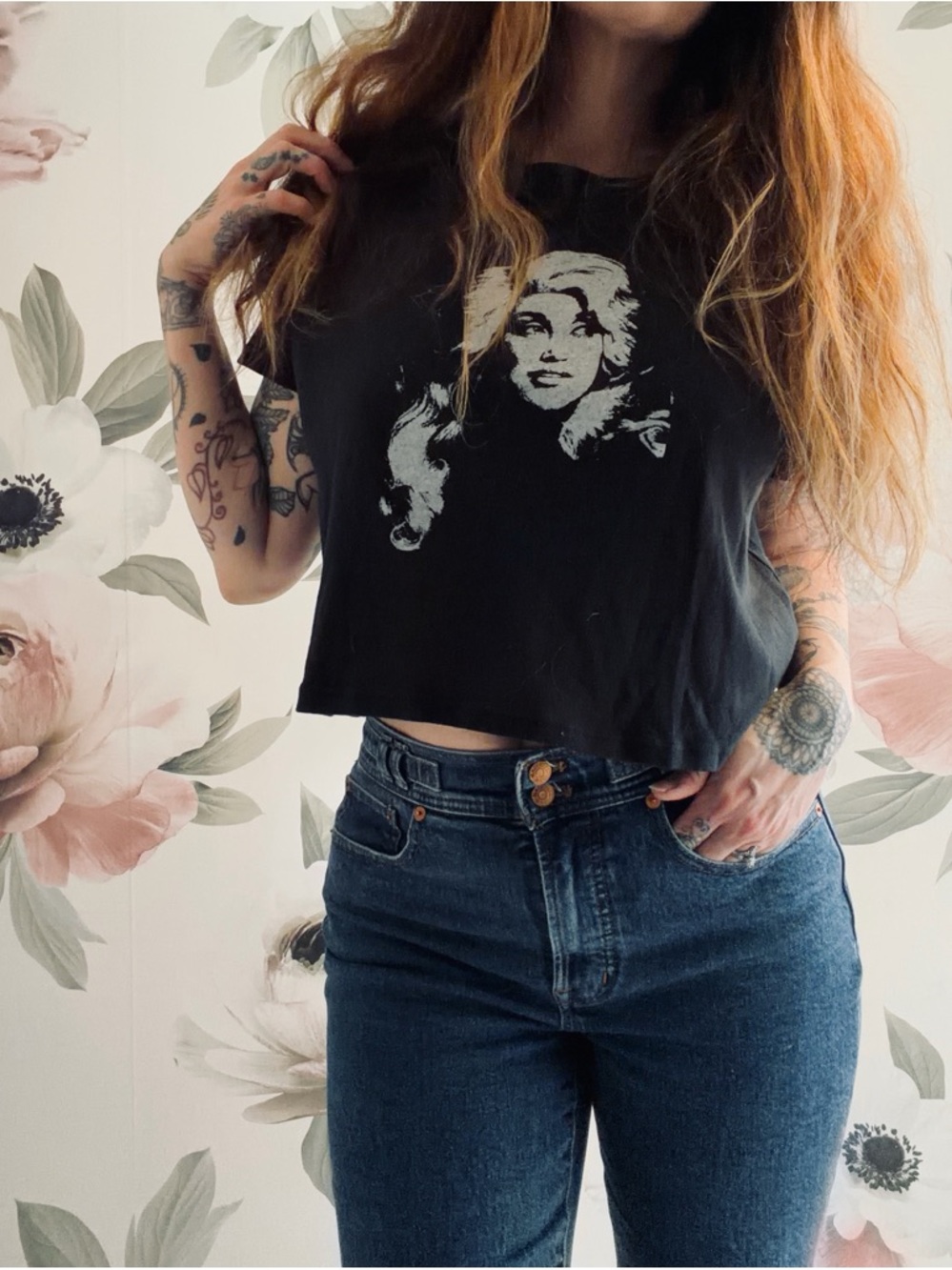 Dolly Parton Graphic Boxy Cropped Tee size medium